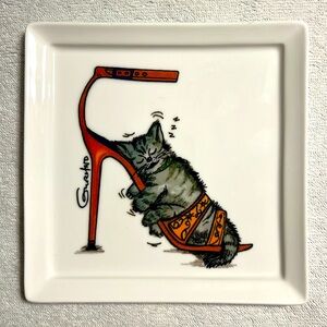 GURITNO. Cat in the Shoe Decorative Plate. Made in Australia. Porcelain. 5x5